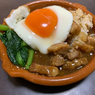 目玉焼きのせ　ルーロー飯